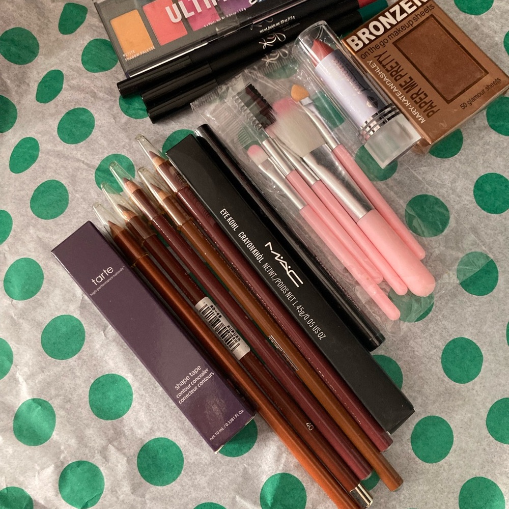 15 pieces Mixed makeup lot
 only $25